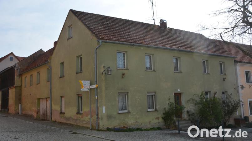 Das Gebäude „Marktplatz 4“, dass die Marktgemeinde vor Jahren erworben hat, soll jetzt einer neuen Nutzung zugeführt werden. Gemeinsam mit der Regierung der Oberpfalz soll eine passende Lösung gefunden werden. Bild: jr