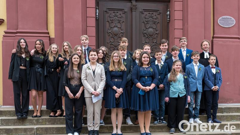 23 Mädchen und Buben feierten in der Paulanerkirche Amberg Konfirmation. Bild: exb