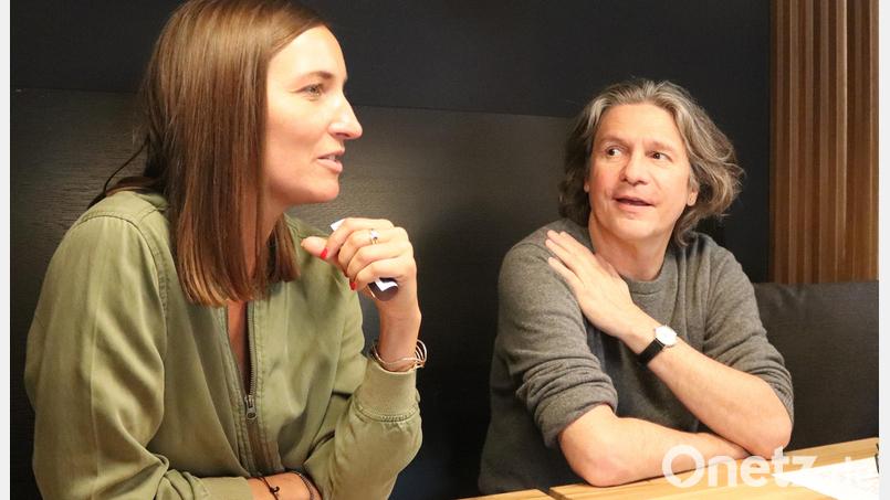 Diana Laden vom Kaffeeladen (links) und Musiker Toby Mayerl (rechts) haben für dieses Jahr ein buntes Veranstaltungsprogramm für das Café im ehemaligen Heldrichhaus in Rosenberg zusammengestellt. Bild: mfh