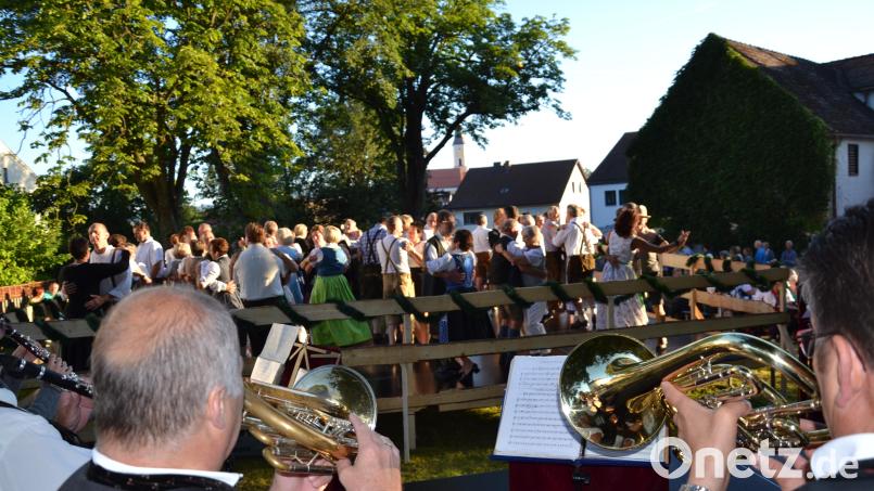 Gerne erinnern sich die Besucher an den Frühtanz beim Heimatfest 2017 in Moosbach. Archivbild: gi