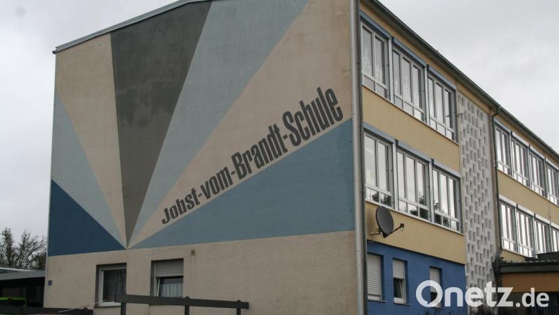 Im Vermögenshaushalt der Stadt Waldershof sind die größten Posten für die Generalsanierung der Jobst-vom-Brandt-Schule geplant. Für das laufende Jahr sind 500.000 Euro geplant. Bis 2025 werden dafür nochmals 5,5 Millionen Euro anfallen. Archivbild: Oswald Zintl