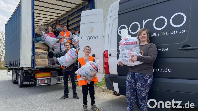 Insgesamt sieben Kinder und Jugendliche des Jugendrotkreuzes Erbendorf waren mit Spaß und Eifer an der Altkleidersammlung beteiligt. Bild: fks