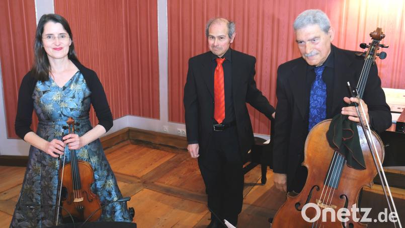 Melancholisch, dann wieder mit feuriger Lebenslust vorgetragen: Das Tangotrio &quot;Trionfal&quot; beeindruckte im Rahmen des Oberpfälzer Tangofestivals auch in Speinshart. Bild: do