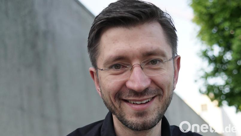Michael Konstantin ist musikalischer Leiter, Gründer und treibende Kraft hinter dem Opernfestival Oberpfalz. Bild: Michael Brunner