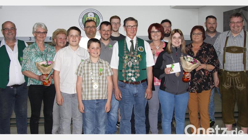 Die Würdenträger 2021 des Schützenvereins Einigkeit 1862 Erbendorf-Naabberg, die nun beim Ehrenabend ausgezeichnet wurden. Bild: Schützenverein Einigkeit Erbendorf/exb