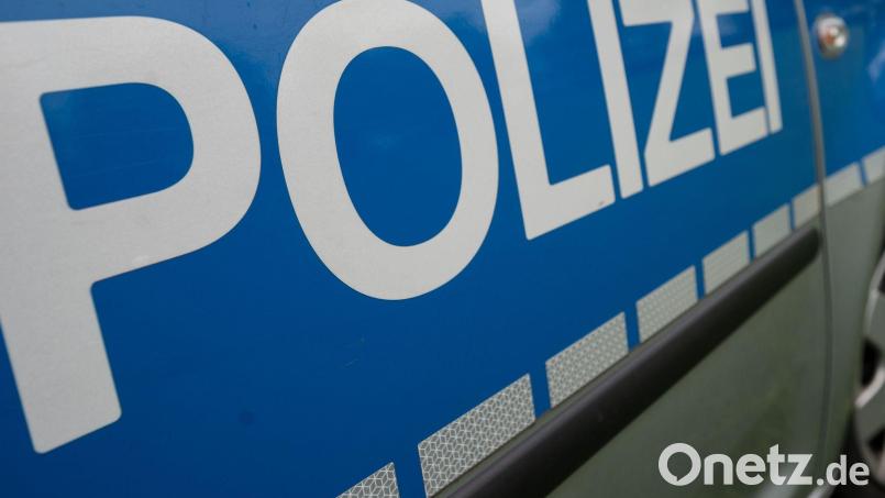 Das Wort "Polizei" steht auf einem Einsatzwagen. Bild: Marijan Murat/dpa/Symbolbild