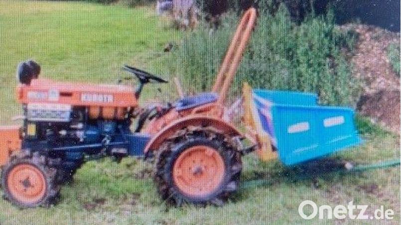 Wer kann HInweise geben, was aus diesem Traktor geworden ist? Bild: Polizei Eschenbach/exb
