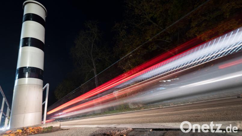 Zehn Tschechen haben sich am Freitag ein illegales Autorennen geliefert. Einer von ihnen wurde auf dem Weg nach Hause von der Grenzpolizei aufgegriffen. Symbolbild: Marijan Murat