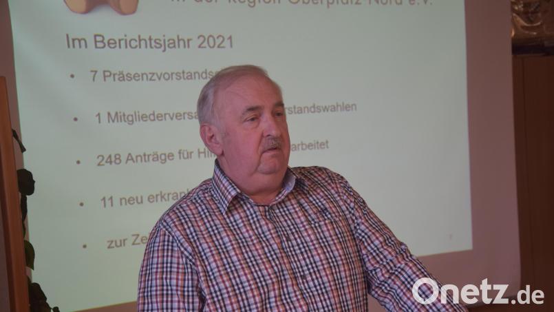 Herbert Putzer, Vorsitzender der Kinderkrebshilfe Oberpfalz Nord, zog bei der Mitgliederversammlung eine beeindruckende Bilanz für das vergangene Vereinsjahr. Bild: fz