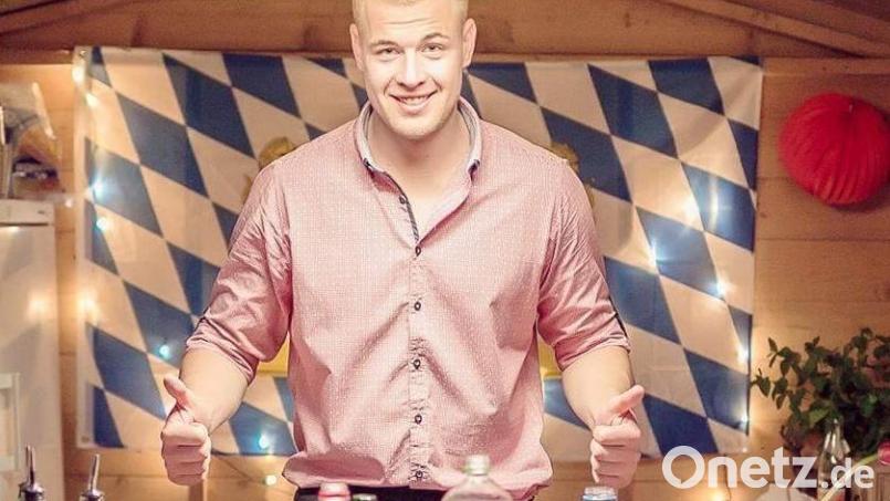 Alexander Buchner weiß, wie ein Cocktail zubereitet werden muss. Bild: mis