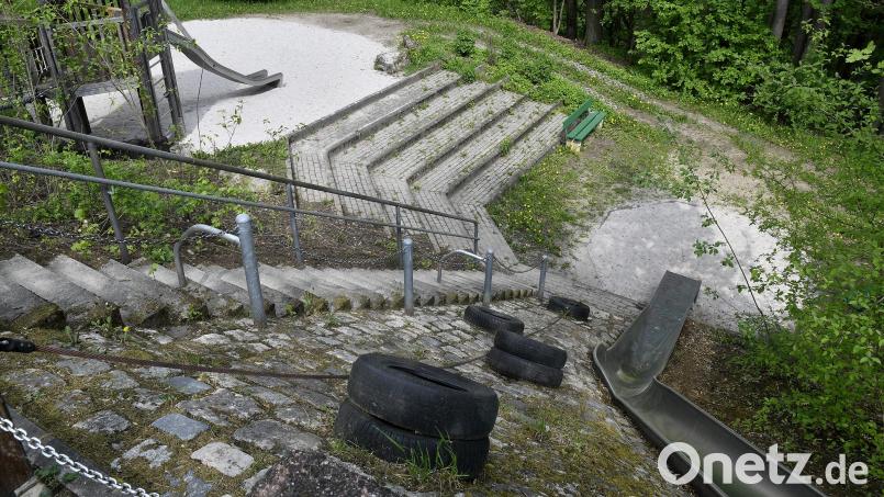 Der Abenteuerspielplatz an der Friedlandstraße in Amberg war mehr als zwei Jahre lang gesperrt. Wegen Corona und des Eichenprozessionsspinners. Jetzt ist er wieder benutzbar. Bild: Petra Hartl