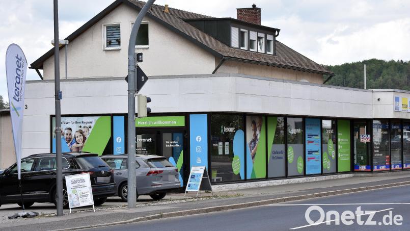 Im ehemaligen Autohaus Raschke an der Bayreuther Straße hat Teranet mittlerweile eine Serviceshop eingerichtet und 25 Mitarbeiter eingestellt. Die meisten davon sind als Kundenberater im Stadtgebiet unterwegs. Bild: Stephan Huber
