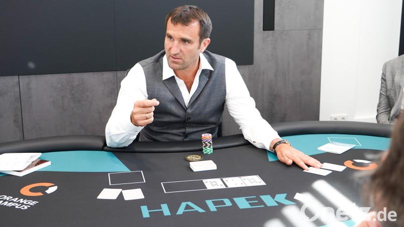 Der Regensburger Stephan Kalhamer ist Pokercoach und Präsident des deutschen Pokerbundes. Bild: Marcel Greiner