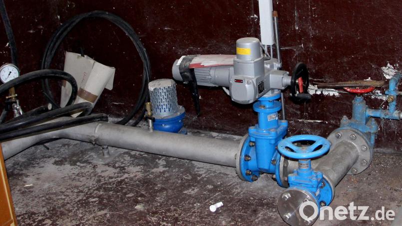 Diese überalterte Technik im Wasserhaus Kirchenreinbach hat ausgedient. Sie wird durch moderne Technik in der neuen Pumpstation ersetzt. Bild: ds