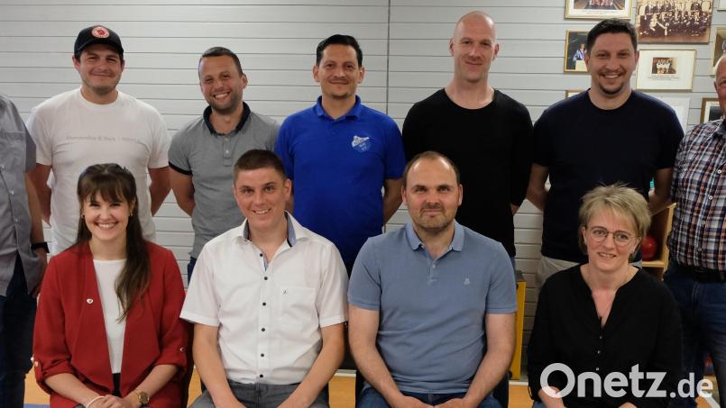 Mit diesem Team geht der Sportverein zuversichtlich die kommenden Herausforderungen an: Sitzend, von links: Sophia Scherm, Alexander Meier, Stefan Kraus und Melanie Richter. Stehend, von links: Bernd Richter, Tobias Feiler, Daniel Reber, Benjamin Reber, Lukas Schaller, Alexander Völkl und Willy Hirsch. Bild: le