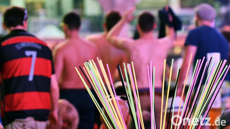 Beim Mallorca-Sommer-Festival in Amberg stehen Julian Sommer und Ikke Hüftgold auf der Bühne. Archivbild: Jens Kalaene