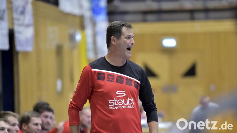 Trainer Christian Rohrbach wird die Spieler des HC Sulzbach schon richtig motivieren vor dem Endspurt in der Play-off-Runde im Handball. Archivbild: Hubert Ziegler
