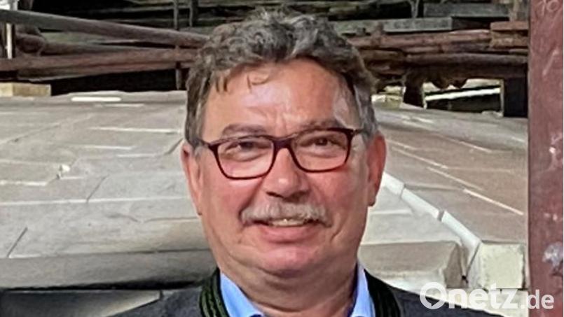 Neuer Geschäftsführer der Glashütte Lamberts ist seit Anfang April Christian Baierl (rechts), im Bild zusammen mit (von links) Prokurist Robert Christ, Gesellschafter-Geschäftsführer Rainer Schmitt mit seiner Partnerin Cornelia Maurer. Bild: Glashütte Lamberts/exb