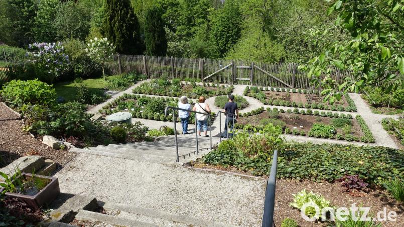 Der Garten am Taubenschusterhaus gehört zu den zahlreichen liebevollen Details, um die sich der Heimatverein Eschenbach engagiert kümmert und für die er jetzt erneut ausgezeichnet wird. Bild: ui