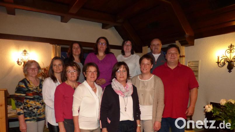 Neuwahlen standen im Mittelpunkt der Jahreshauptversammlung des Obst- und Gartenbauvereins Högling. Künftig führt ein Vorstandstrio den Verein. Bild: Annette Heldmann/exb