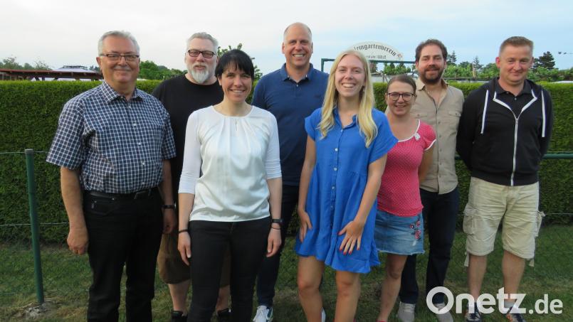 Die neu gewählte Vorstand der Freien-Wähler-Gemeinschaft Altenstadt mit (von links) Siegfried Klarner, Michael Eismann, Claudia Plödt, Bernhard Pscheidt, Sina Reber, Barbara Neuber, Peter Schramek und Jürgen Eckert. Bild: adj