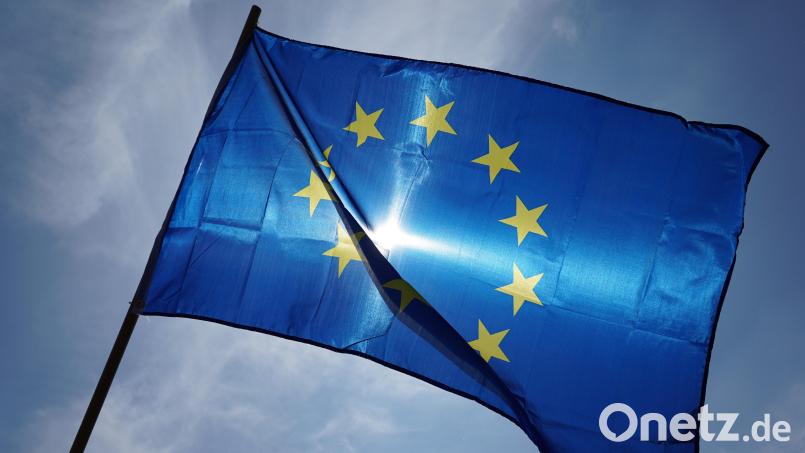 Die Bedeutung Europas für den Frieden steht bei der Europawoche in Waldsassen Ende Juni im Vordergrund. Bürgermeister Bernd Sommer stellte jetzt das Programm vor – mit viel Musik, Vorträgen und Gesprächsrunden. Symbolbild: dpa/Peter Endig