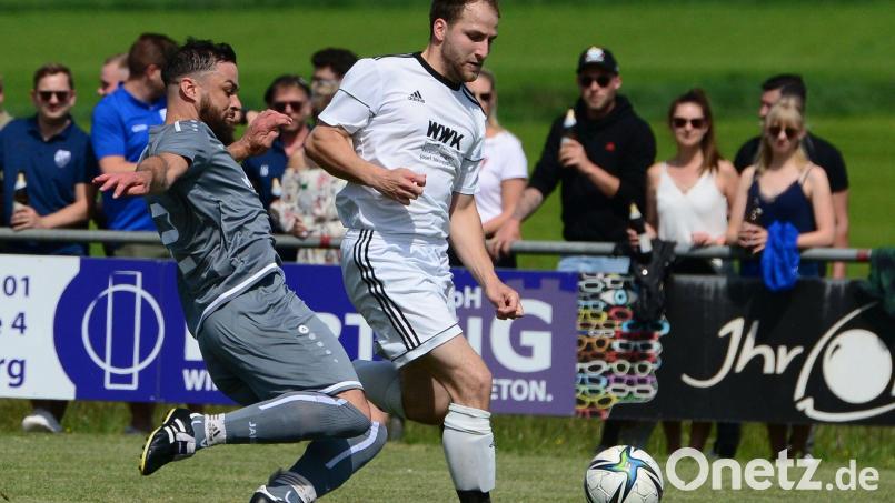 Michael Schärtl (links) und seine Diendorfer Teamkollegen absolvieren am Samstag ihr erstes Relegatuionsspiel zur Kreisliga gegen die SG Fischbach/Steinberg. Bild: ham
