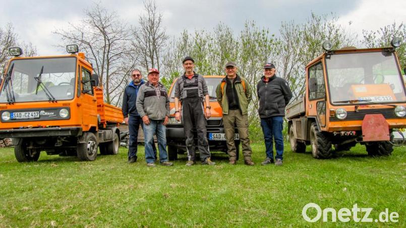 Bei einer Reinigungsaktion befreiten die Naturfreunde Straßen und Fluren rund um Rottendorf von Unrat. Bild: Thomas Neidl/exb