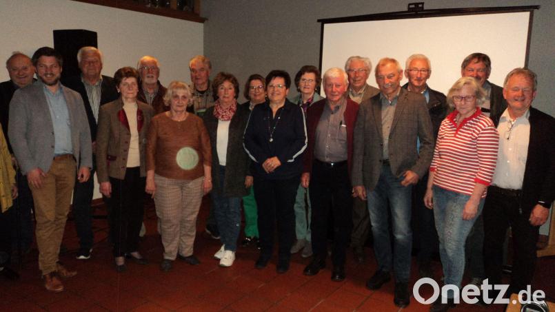 Den Geehrten für 25, 40 und 50 Jahre Mitgliedschaft wurden von Bürgermeister Peter Neumeier, Vorsitzendem Gerhard Lenhart und der stellvertretenden Kreisvorsitzenden Agnes Feuerer der Dank und die Anerkennung ausgesprochen. Bild: ksi