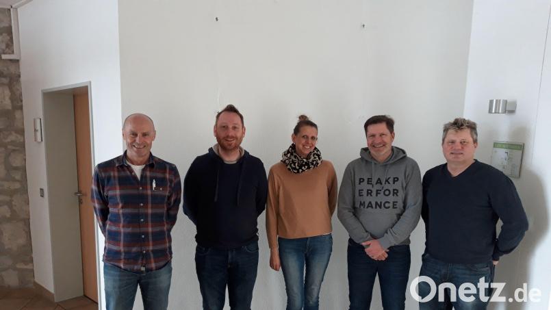 Die neu gewählte Vorstandschaft: v.l.: Thomas Scherm, Oliver Eckl, Gabi Donhauser, Michael Gold und Konrad Singer. Bild: tne