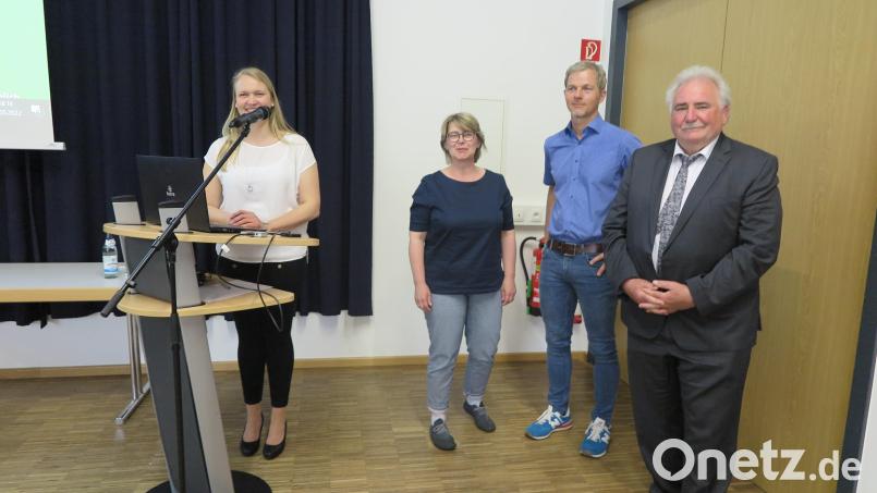 Stefanie Baier, Isolde Guba, Matthias Spickenreuther und Peter Gold (von links) beim Aktionstag „Zu Hause daheim“ in Kemnath. Bild: jzk