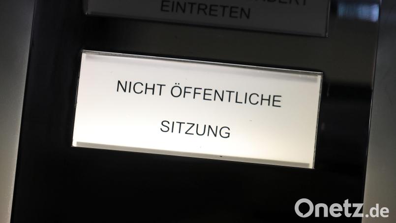 Wird ein Punkt öffentlich oder nicht öffentlich beraten? Darüber gibt es in vielen Gemeinderäten wie auch in Konnersreuth unterschiedliche Ansichten. Symbolbild: Bernd Wüstneck/dpa