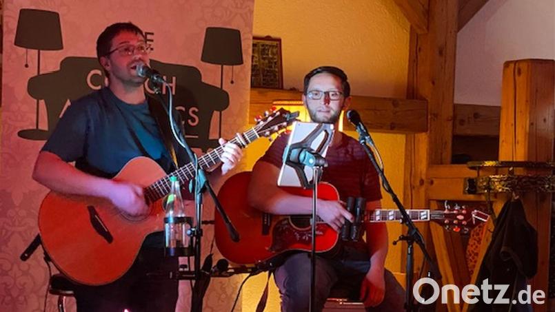 Beim Kulturtreff hatte die Band „Couch Acoustics“ ein Heimspiel. Bild: Kulturtreff Kastl/exb