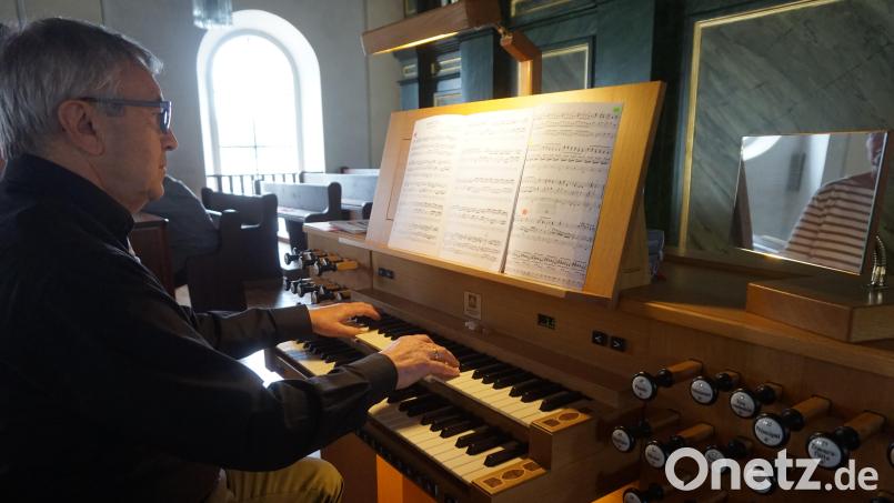 Basilika-Organist Georg Schäffner konnte für das Chor- und Orgelkonzert in der Schönseer Stadtpfarrkirche gewonnen werden. Bild: eib