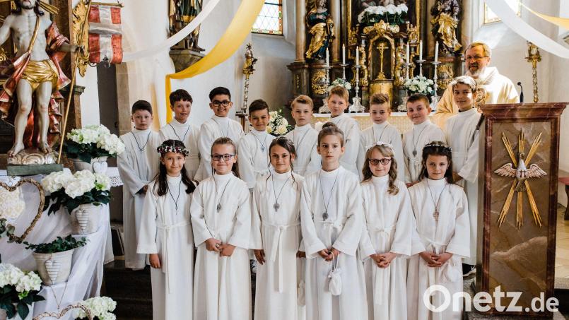 15 Kinder aus der Pfarrei Wernberg saßen erstmals am Tisch des Herrn. Bild: Anita Kiener/exb