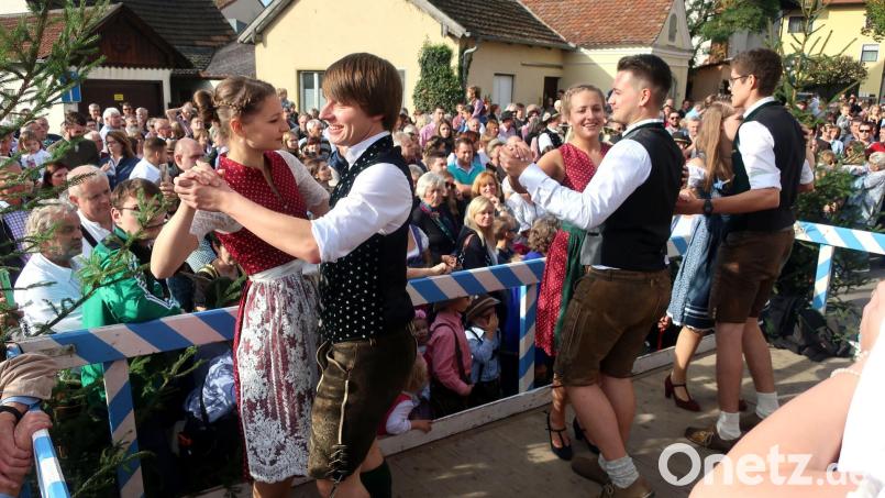 Der Fronberger Kirwaverein hat sich den Erhalt der traditionellen Veranstaltung auf die Fahnen geschrieben. Hier eine Aufnahme aus dem Jahr 2019. Archivbild: Hirsch