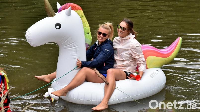 Sandra (links) und Franzi pfeifen auf das schlechte Wetter. Bild: Stephan Huber