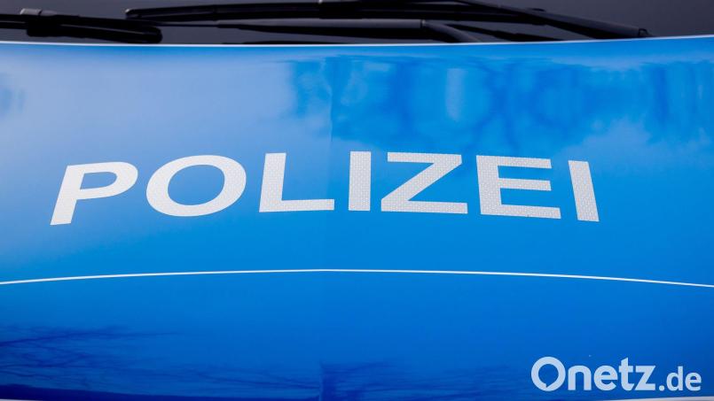 Weil ihr Termin auf dem Landratsamt nicht so lief, wie sich die 16-Jährige erhofft hätte, randalierte die Jugendliche. Symbolbild: Christoph Soeder/dpa/Symbolbild