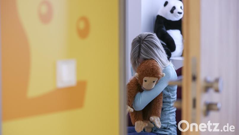 Kriminalpolizei und Staatsanwaltschaft ermitteln wegen eines Missbrauchverdachts in einem Regensburger Kindergarten. Symbolbild: Jan Woitas