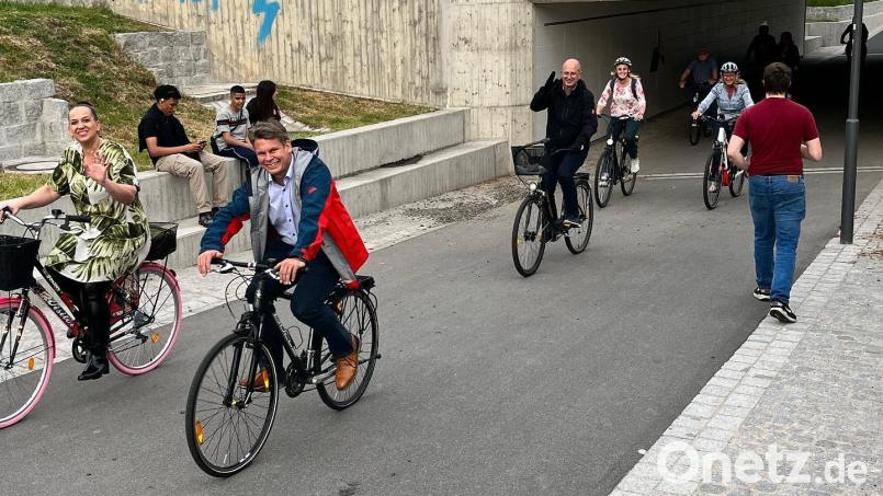 Die CSU-Stadtratsfraktion ging mit dem Fahrrad auf Tour durch Weiden. Bild: CSU Fraktion/exb