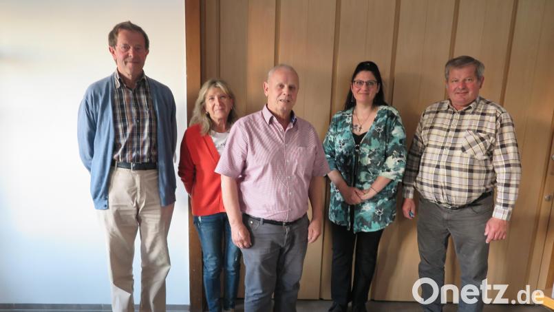 Georg Schönberger, Uschi Wiesend, Erhard Birner, Tina Janku und Johann Sertl (von links) werden zwei Jahre lang die Geschicke des Sportkegelclubs Kemnath (SKC) lenken. Bild: jzk