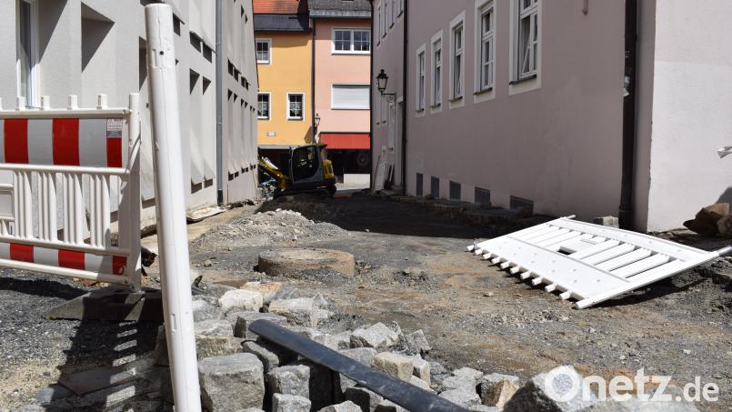 Der Weg zwischen dem Kirchplatz und der Koloman-Maurer-Straße soll in &quot;Pfarrer-Witt-Gasse&quot; benannt werden. Bild: szl