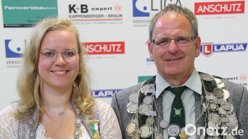 Lisa Graßl (Fronberg) und Engelbert Sperber (Kleinraigering) sind das neue OSB Königspaar. Bild: dl