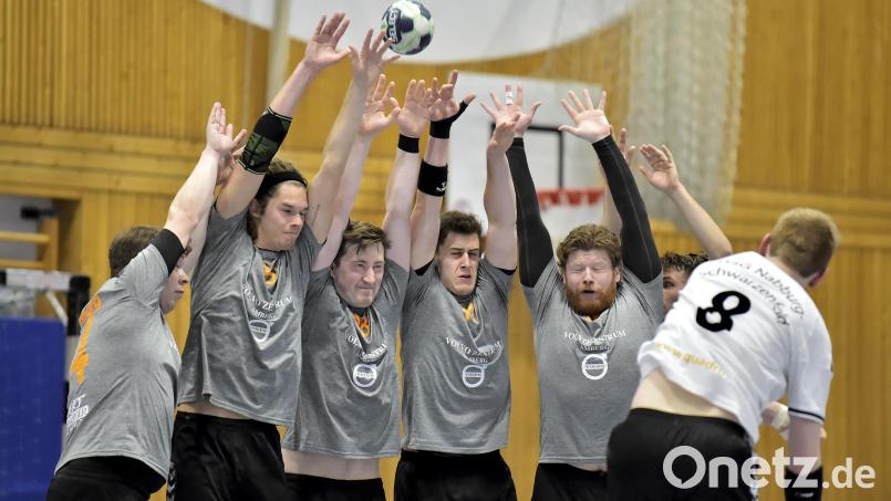 Hoch die Hände, Saisonende! Zum letzten Mal in dieser Spielzeit geht es für die Spieler der HG Amberg um Punkte. Archivbild: Hubert Ziegler