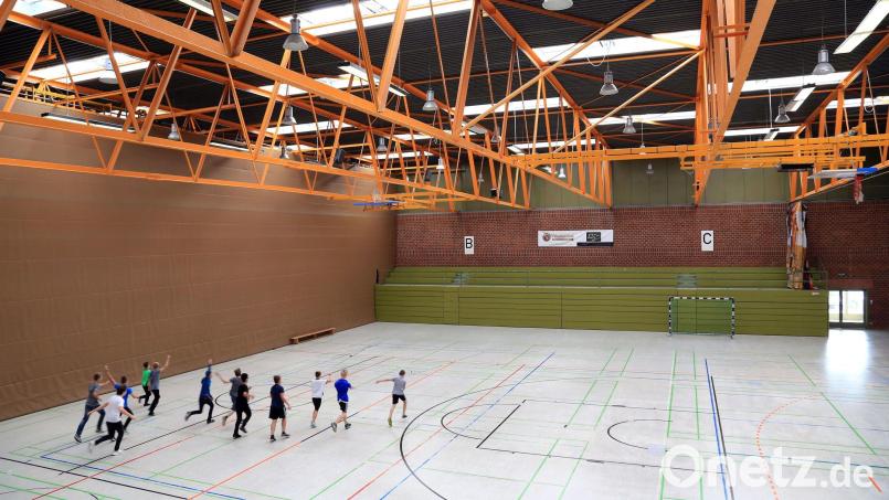 Sport in der Mehrzweckhalle soll ab 2024 auf einem neuen Bodenbelag und unter moderner und sparsamer Beleuchtung möglich sein. Archivbild: Gerhard Götz
