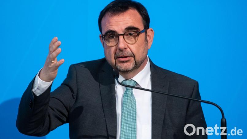 Klaus Holetschek (CSU), Gesundheitsminister von Bayern, macht deutlich, wie sich die Pandemie auf die Kinder in Bayern auswirkt. Bild: Sven Hoppe/dpa/Archivbild