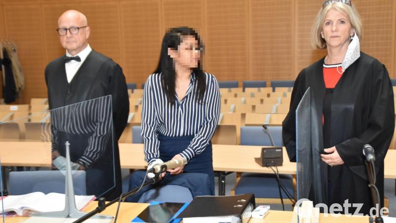 Jutta Carrington-Conerly (rechts) im Gerichtssaal. Im Rückblick auf ihre Karriere sagt sie heute: "Es geht mir um Fairness im Strafrecht." Archivbild: hcz