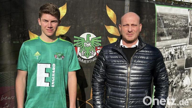 Frederic Schüll (links) und Sportdirektor Tobias Rösl. Bild: rba