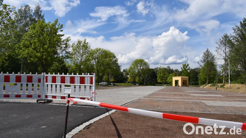 Anfang Juni soll der ausgebaute Wohnmobilstellplatz für die Camper zugänglich sein. Der Stadtrat stimmte in der vergangenen Sitzung über die Benutzungs- und Gebührensatzung ab. Bild: szl