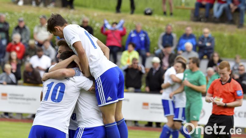 Jubel beim SV 08 Auerbach: Der Vizemeister der Kreisliga Süd steigt in die Bezirksliga auf. Archivbild: Hubert Ziegler